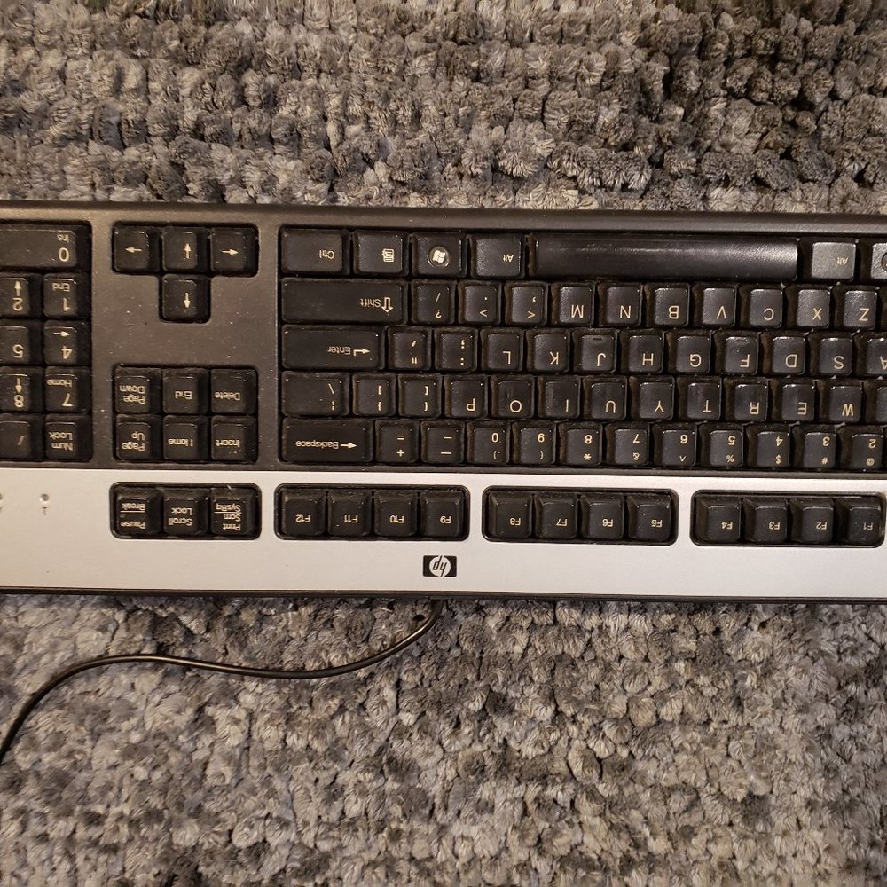 HP computer desk top wired key board